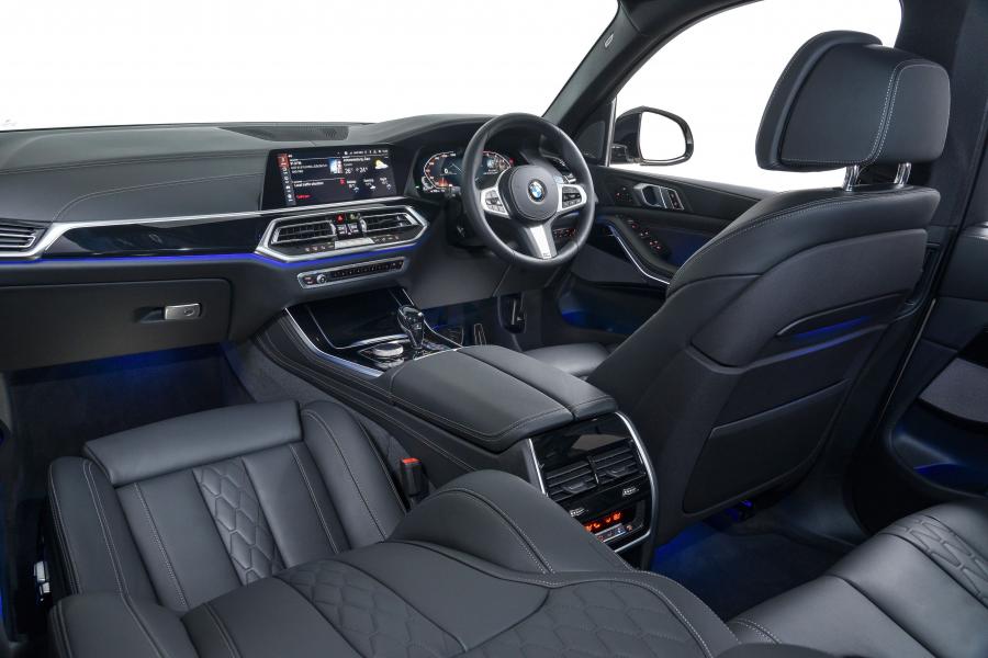 Торпедо BMW X5 M50d (G05) 2018 года  (ZA) (фото 33 из 40)